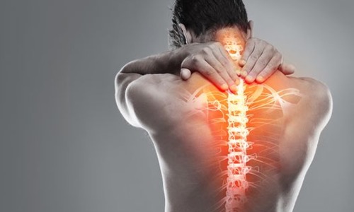 Rückenmassage mit Velashape kombiniert tiefenwirksame Massage,um Spannungen zu lösen